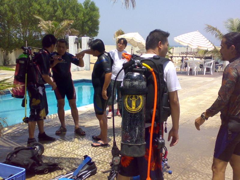 Getting ready for my first discovery of scuba diving