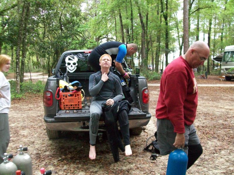 divers at Ginnie springs