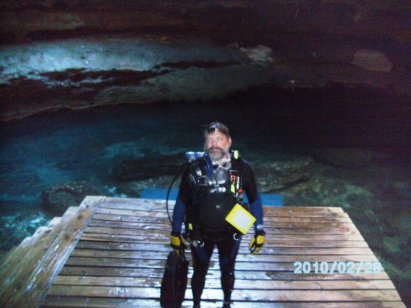 Headin’ up the stairs to the surface. Cold and wet after 2 dives. Devil’s Den, Williston, Florida