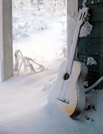 Snow Guitar