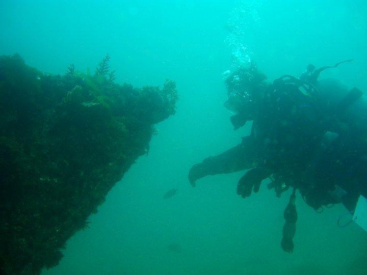 Sailboat wreck at Starlight Cove 8/10