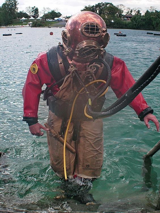 AOW_dude diving in Mark V gear