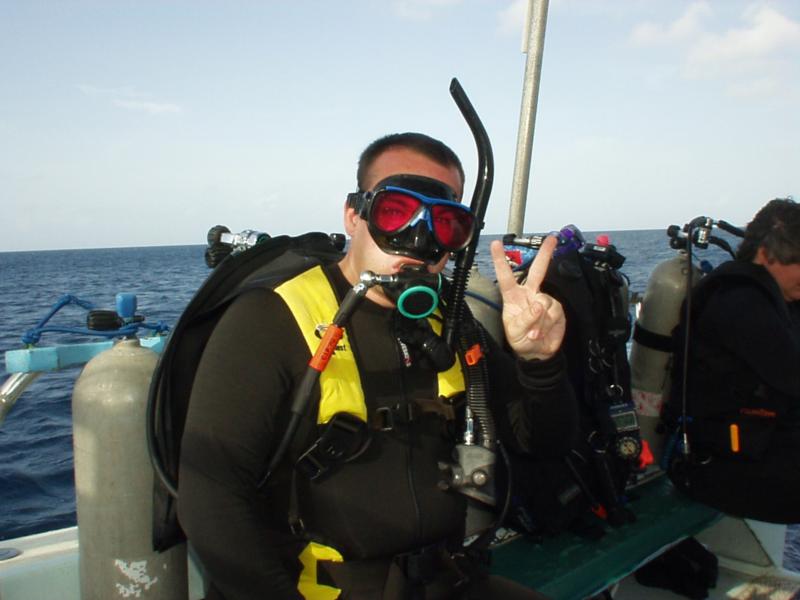 bonaire getting ready to dive