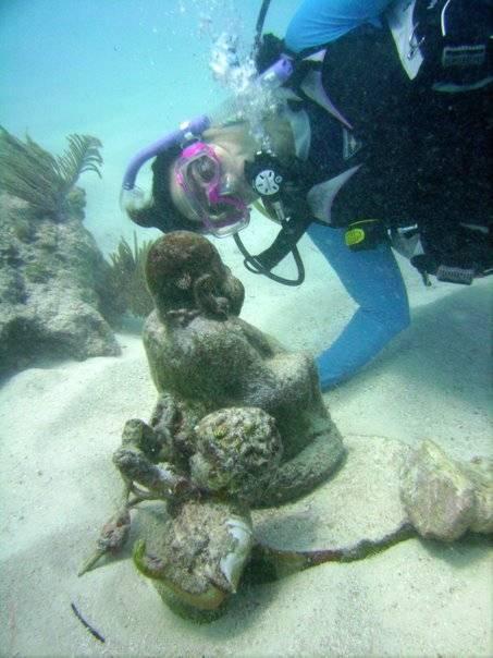 Rub the Buddha (not only the snorkel turned around!)