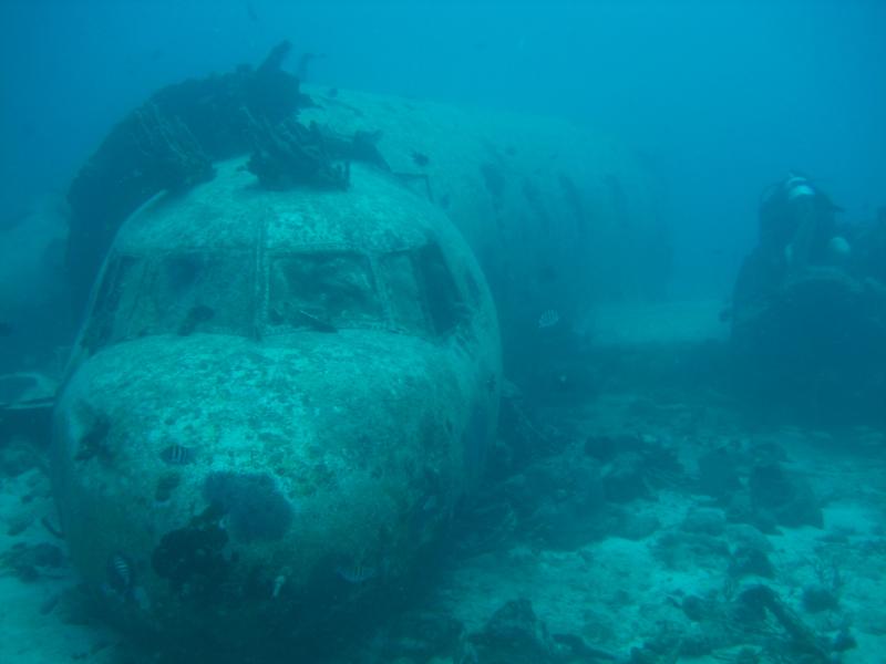 Smuggler Airplane Wreck in Aruba 9/2011