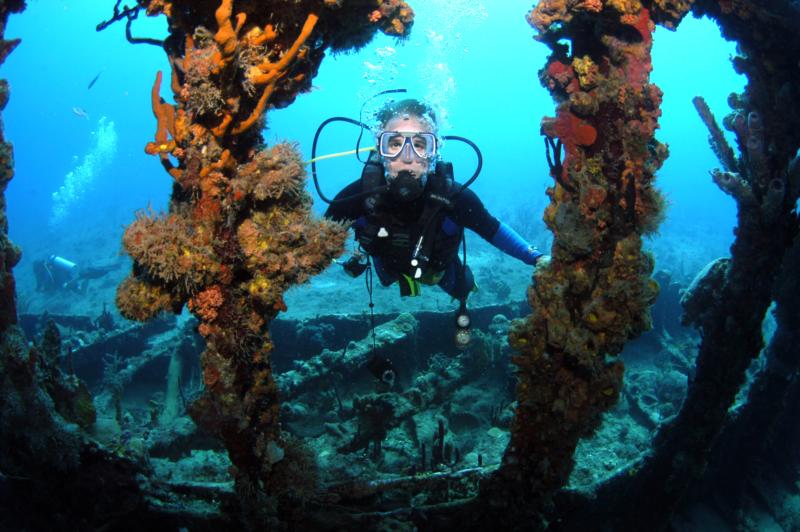 Diving wreck of Rhone BVI