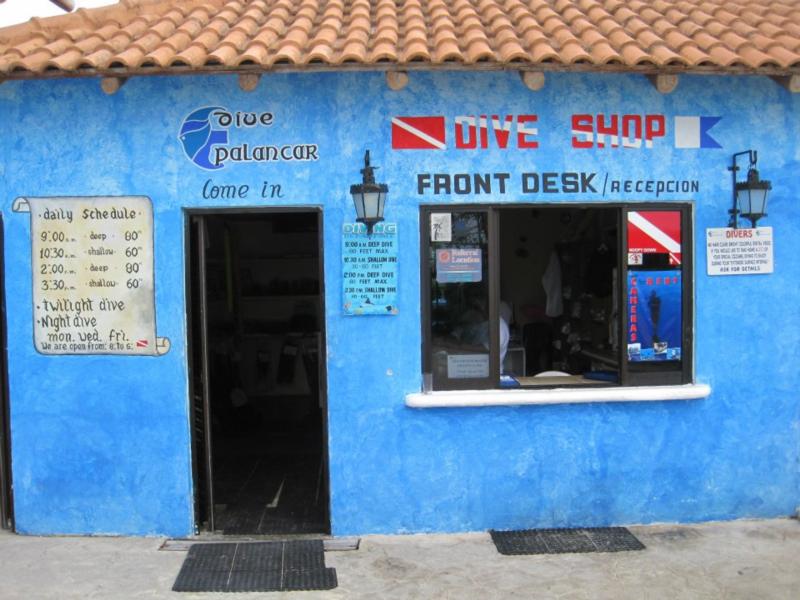 dive shop 