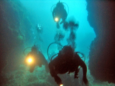 underh2O cave