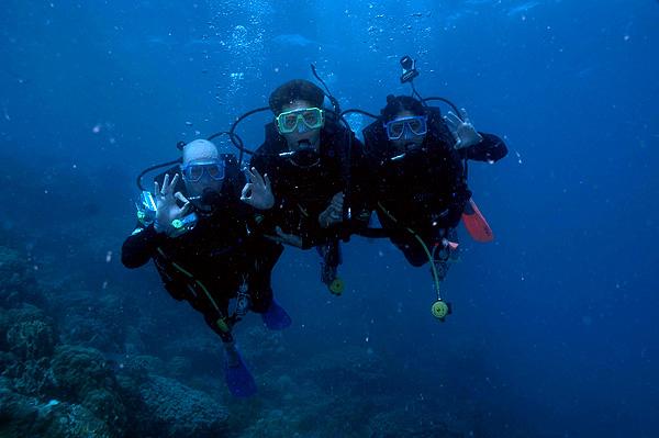 Diving the Great Barrier Reef in Australia off the Whitsunday Islands 2009