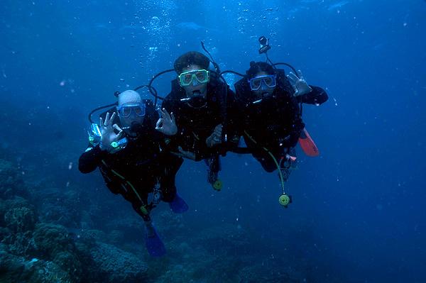 Diving the Great Barrier Reef in Australia off the Whitsunday Islands 2009