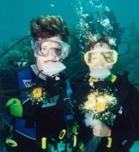 Jeff & Sue`s underwater wedding