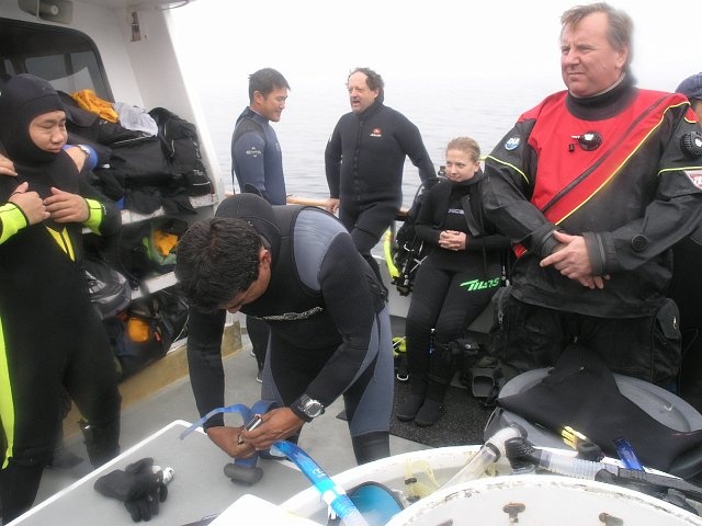 Getting ready to dive @ Santa Cruz Island