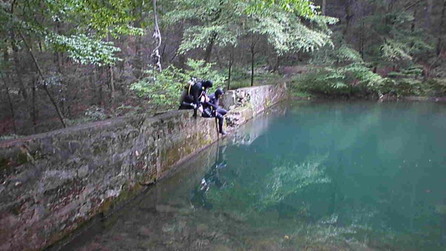 Diving the ’Power Dam’ in Schubert’s Gap, Bethel PA, along the Appalacian Trail.