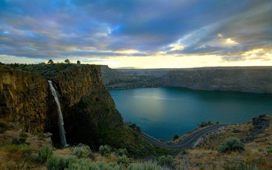 Lake Billy Chinook near Madras, Oregon