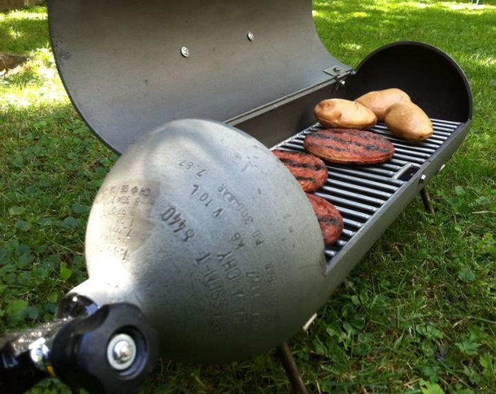 The Scuba Tank Grill - good use for old air tanks