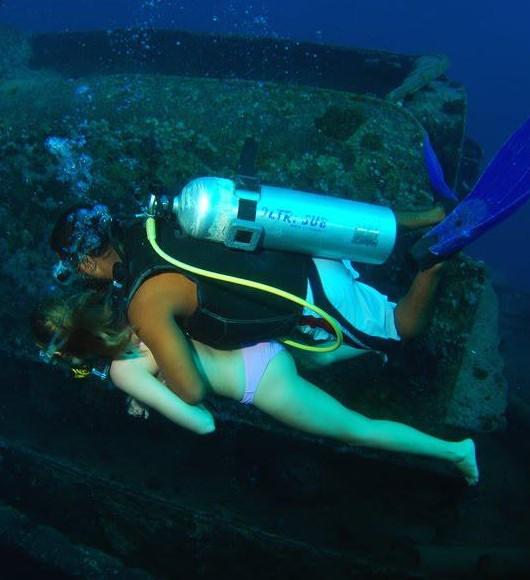 What is wrong with this scuba diver?