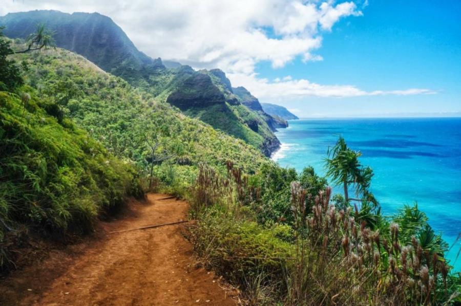 Na Pali Coast Trail on Kauai, Hawaii