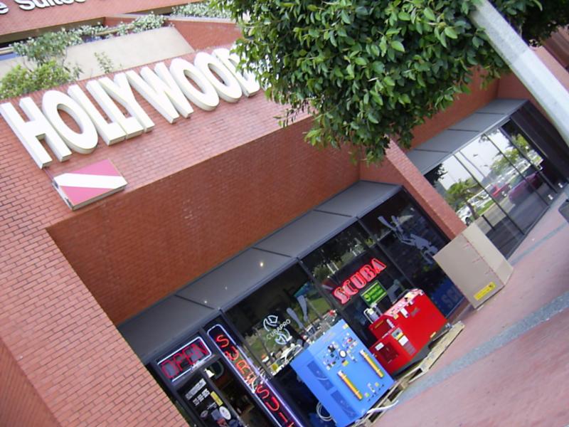 Hollywoodivers store
