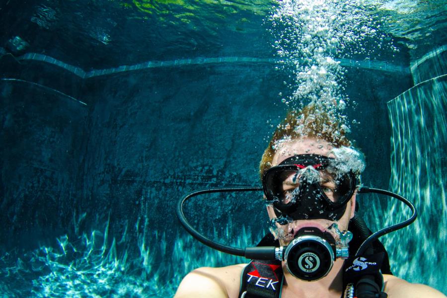 self portrait during buoyancy trimming / camera test