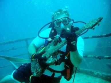 Dive Guitar