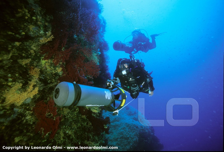 giannutri-dive-with-scooter-dpv