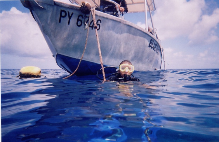 my FIRST dive EVER ! Manihi, French Polynesia (c) 2004