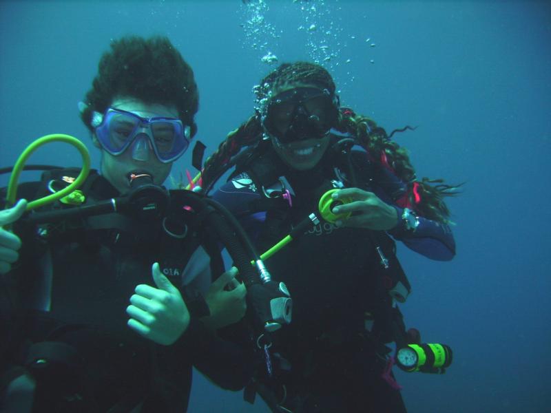 Finally got my 14 yeaorld in the water! Roatan, HONDURAS Dec. 2008