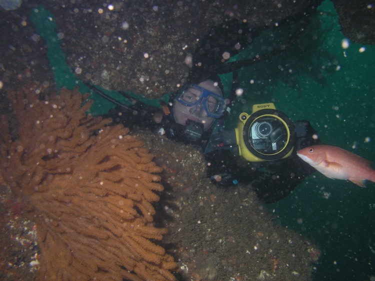 Shooting video on the SuJac at Casino Pt. Dive Park, Jun 11, 2006