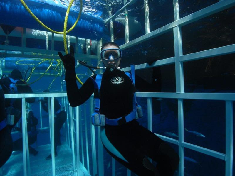 Me in the cage. Guadalupe 10-2008