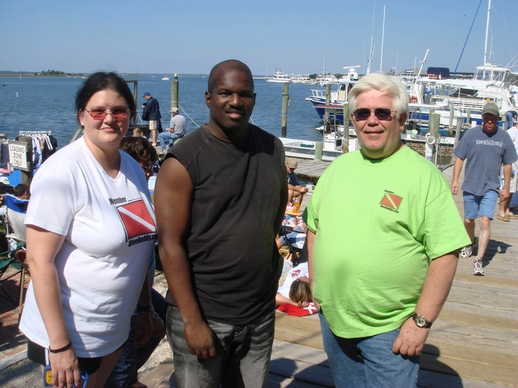 Scuba Chic and I and her father -in-law at treasure hunt 13 oct 07