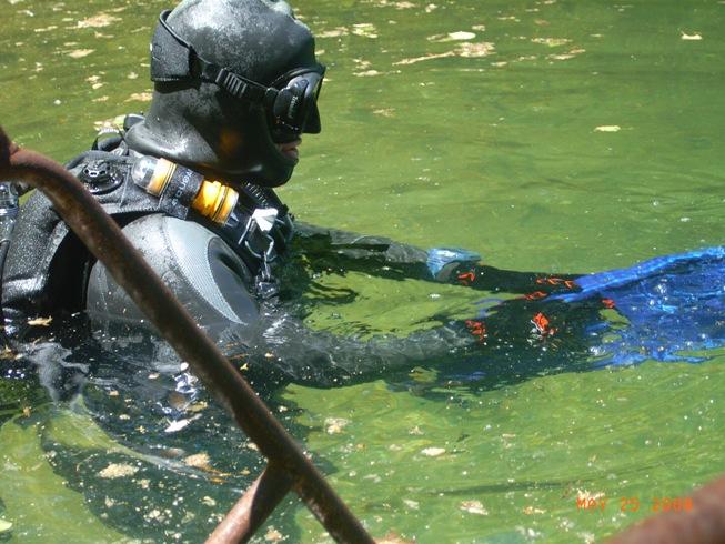 Getting ready for a dive at Hydes Quarry