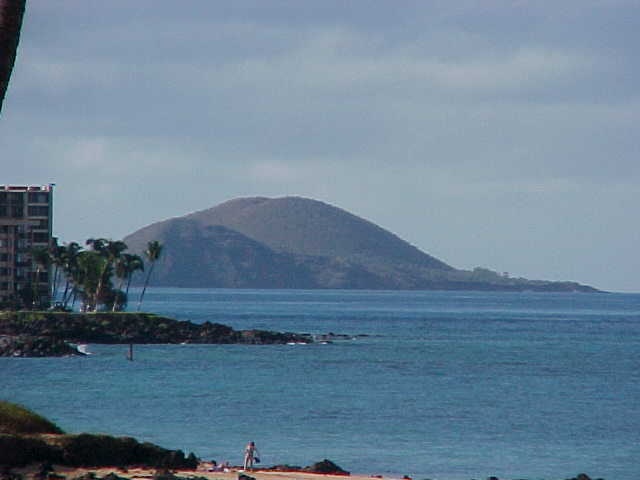 MOLIKINI CRATER