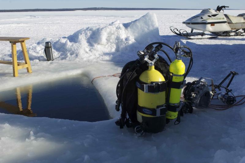 Maina, ice hole in White Sea