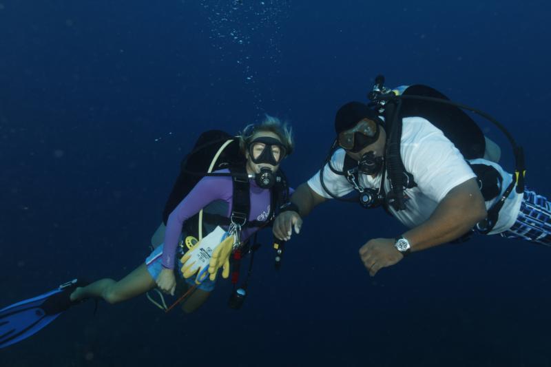 Capt Sharon & Nesher - Little Cayman - Sep 2010