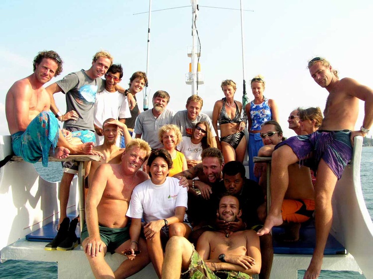 2003 - Sea Dragon - MV Andaman - Good friends after 4 days diving
