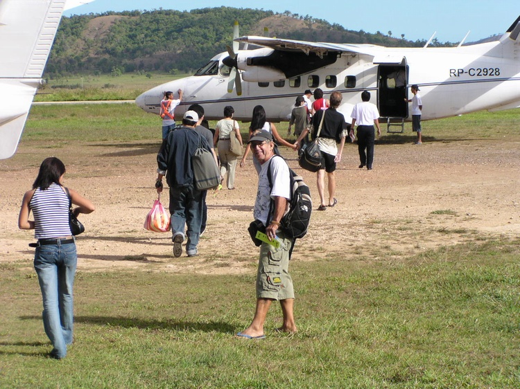 2/2004 - Flight out of Coron with Mel - Coron, PI