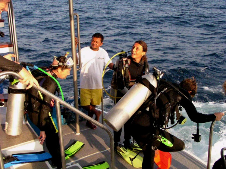 2003 - Sea Dragon MV Andaman - Next group!