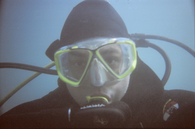 Me 19 DEC 07 with Wife`s regulator and mask