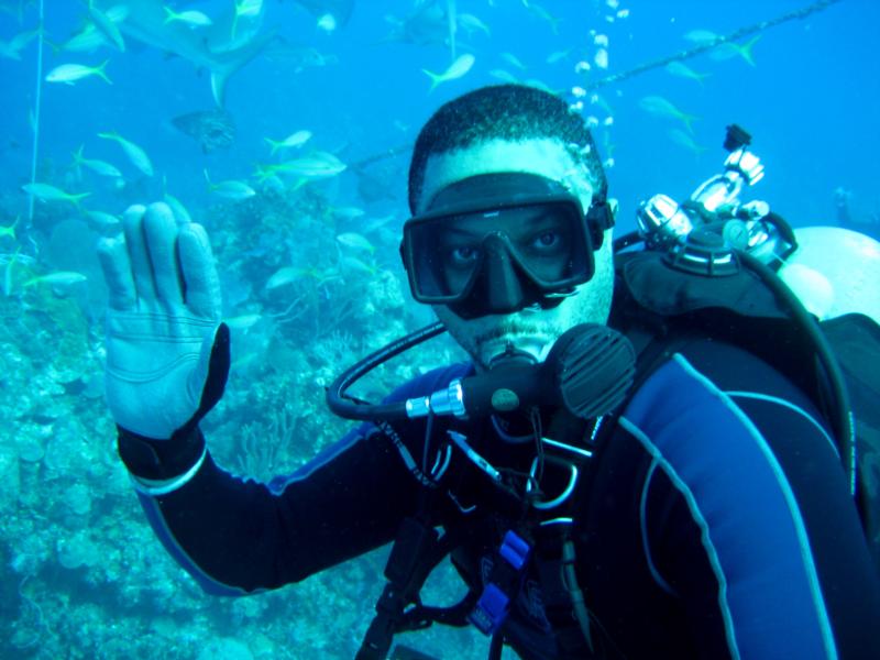 Rob diving from the AquaCat Xmas 08