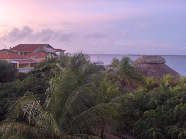 Dawn in Bonaire (12/2007)