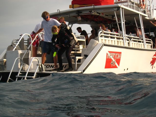 Michelle (boggy48) on the Kona Honu dive boat, at Garden Eel Cove.