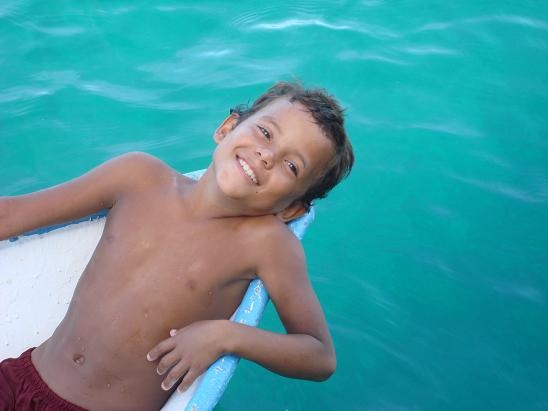 kid in roatan