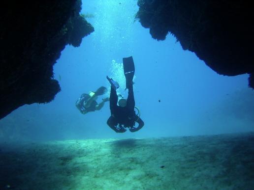 M&M caverns, Belize