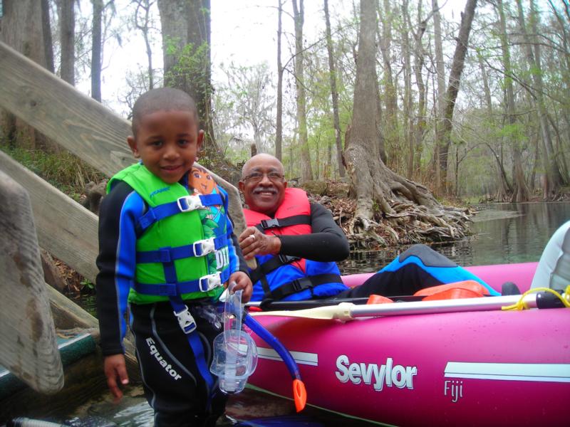 I wanna go diving but I don’t want to get wet - OK Pop? - Sit in the canoe