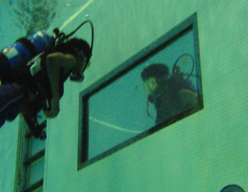 Pool Diving
