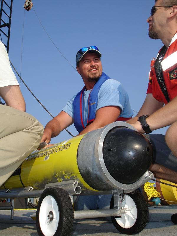 Glider deployment from the R/V Hugh R Sharp