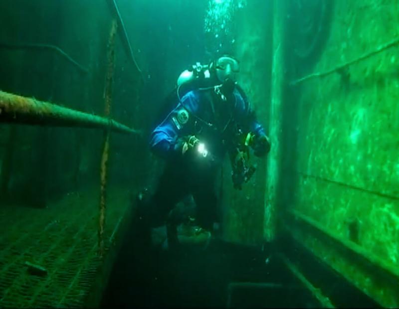 Inside the Niagra II in Tobermory