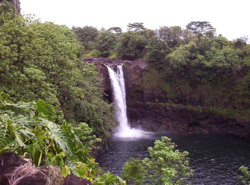 Beautiful Waterfall in Hawaii (Big Island)