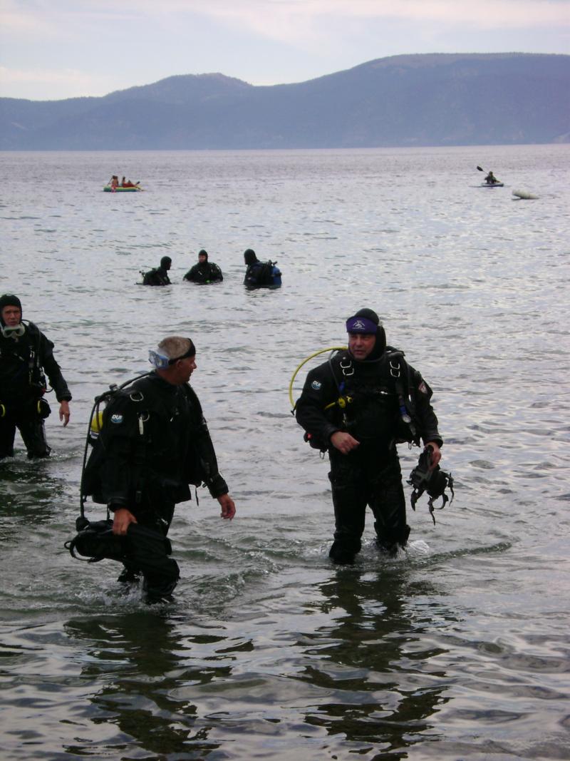 on right with diver buddy