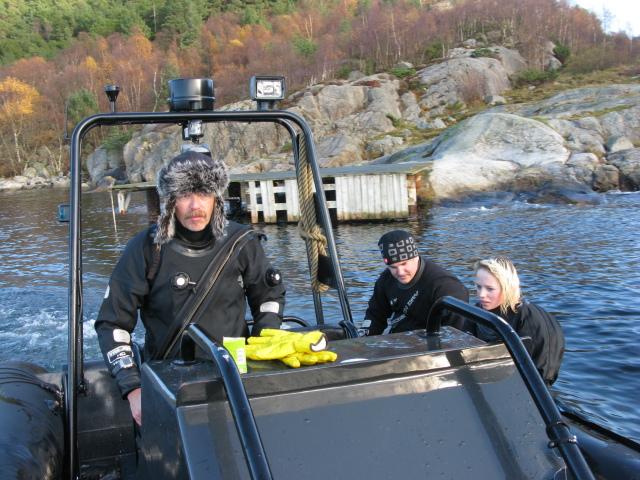 Ribbing and diving in November Norway 